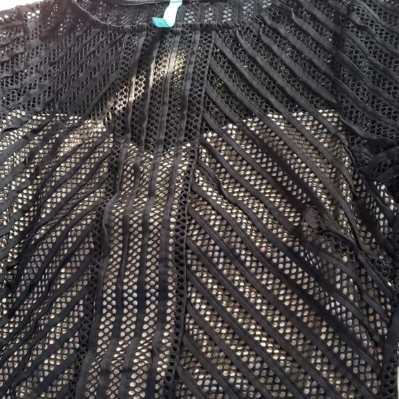 Top - Picture 2 of 3